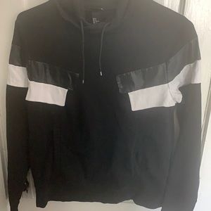 H&M sweatshirt size M